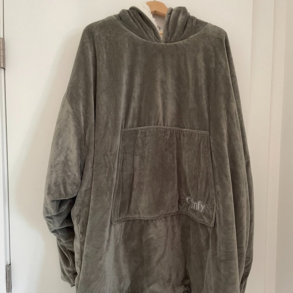 THE COMFY Original | Oversized Microfiber & Sherpa Wearable Blanket